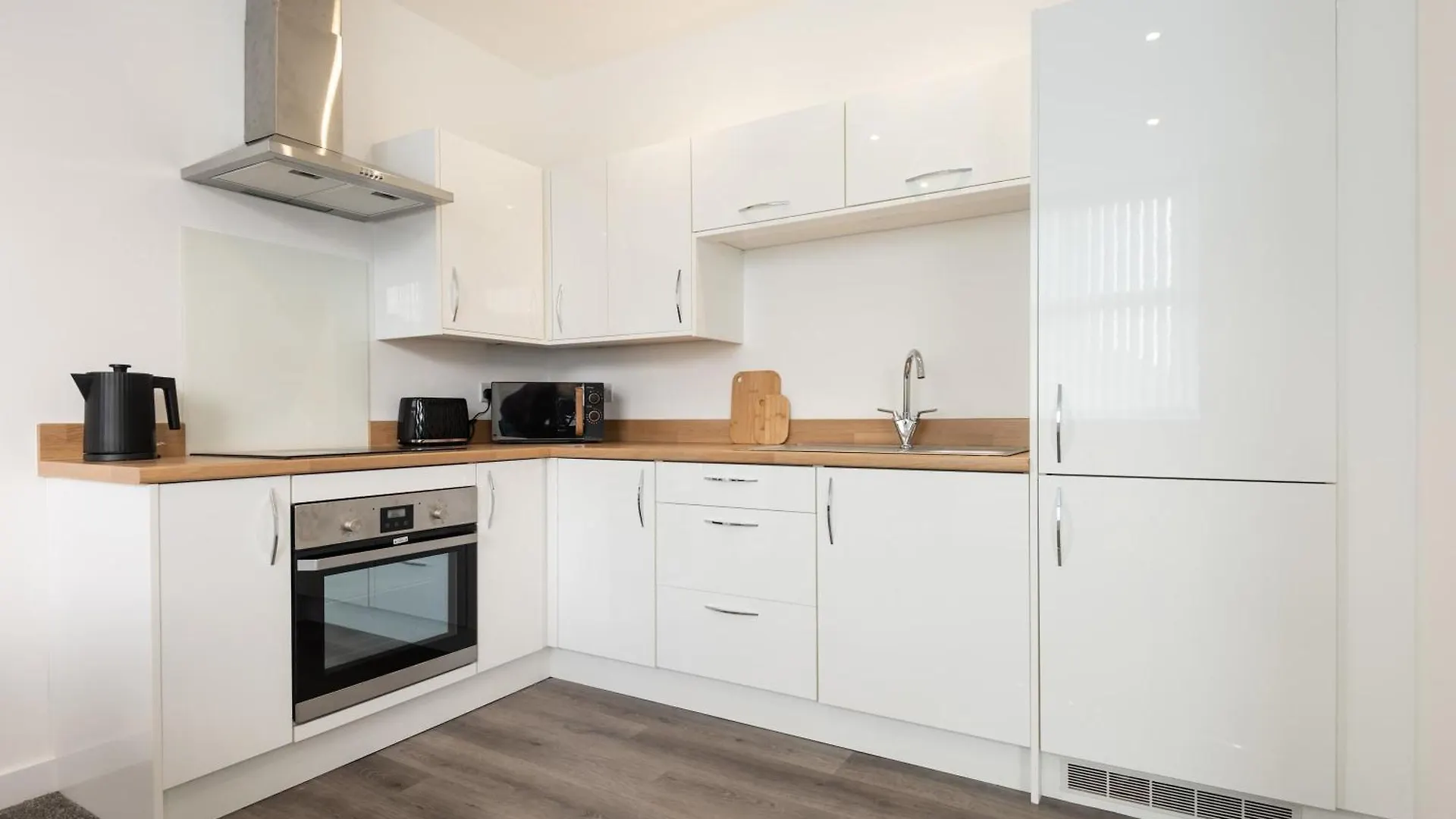 Stylish 1 Bedroom Apartment In Central Hull Kingston upon Hull