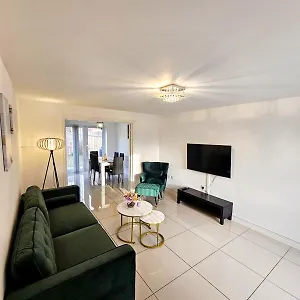 Apartment Spacious Modern 4bd House, Kingston upon Hull